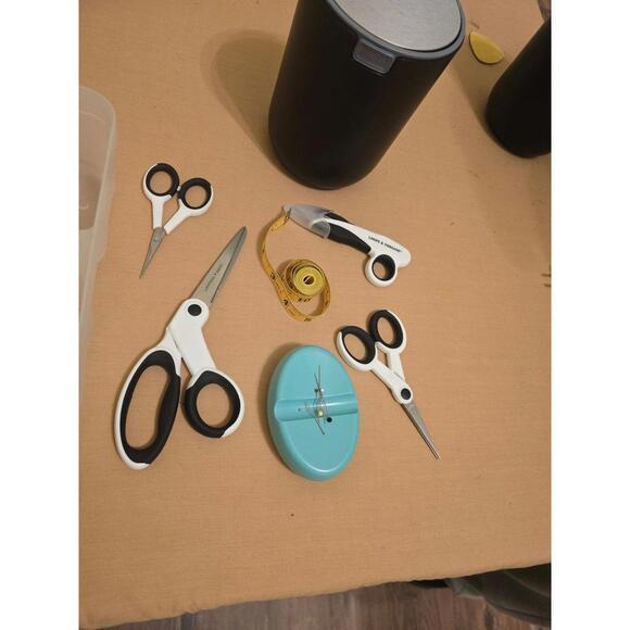 Sewing Kit - Picture 4 of 6